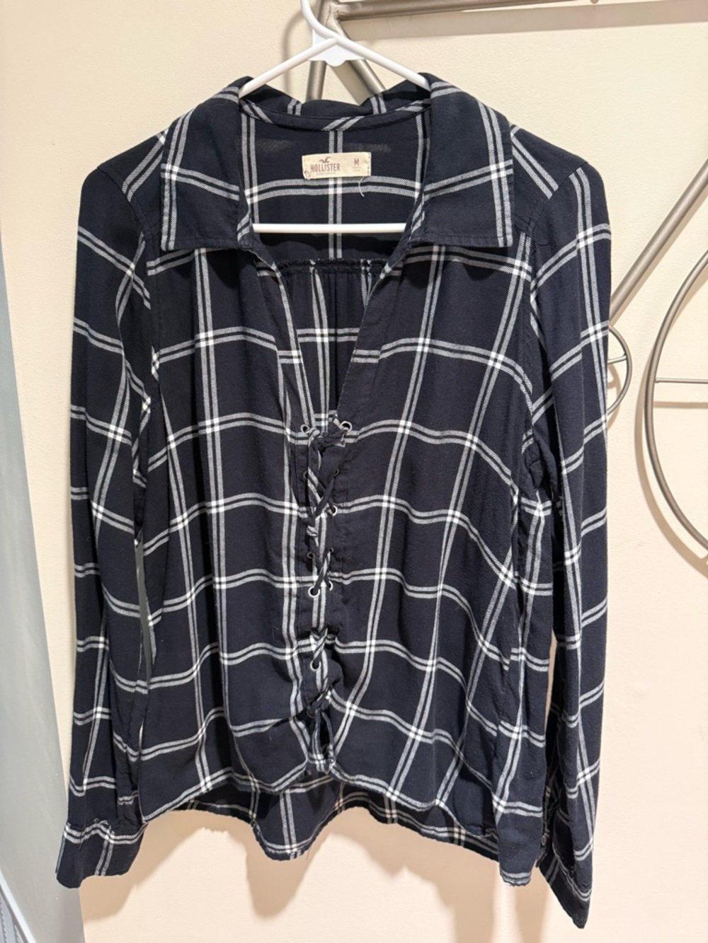 Hollister Dark Navy/Black Plaid Lace-Up Button Front Shirt Size M